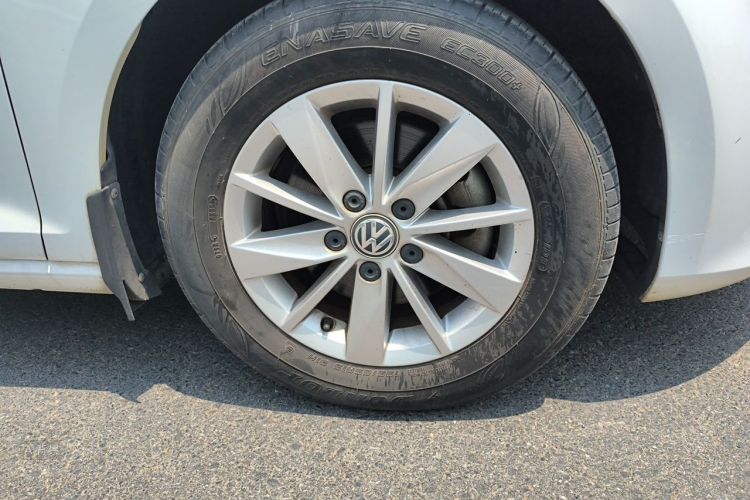 Volkswagen Golf 2017 car image #9