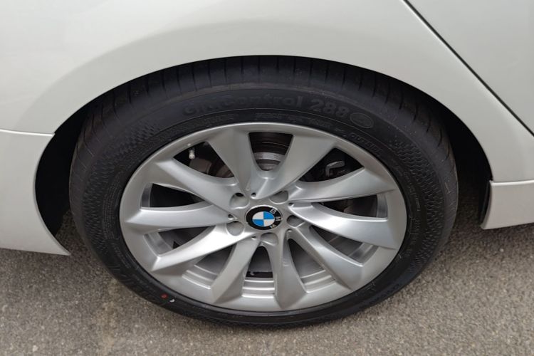 BMW 3 Series GT 2018 car image #10