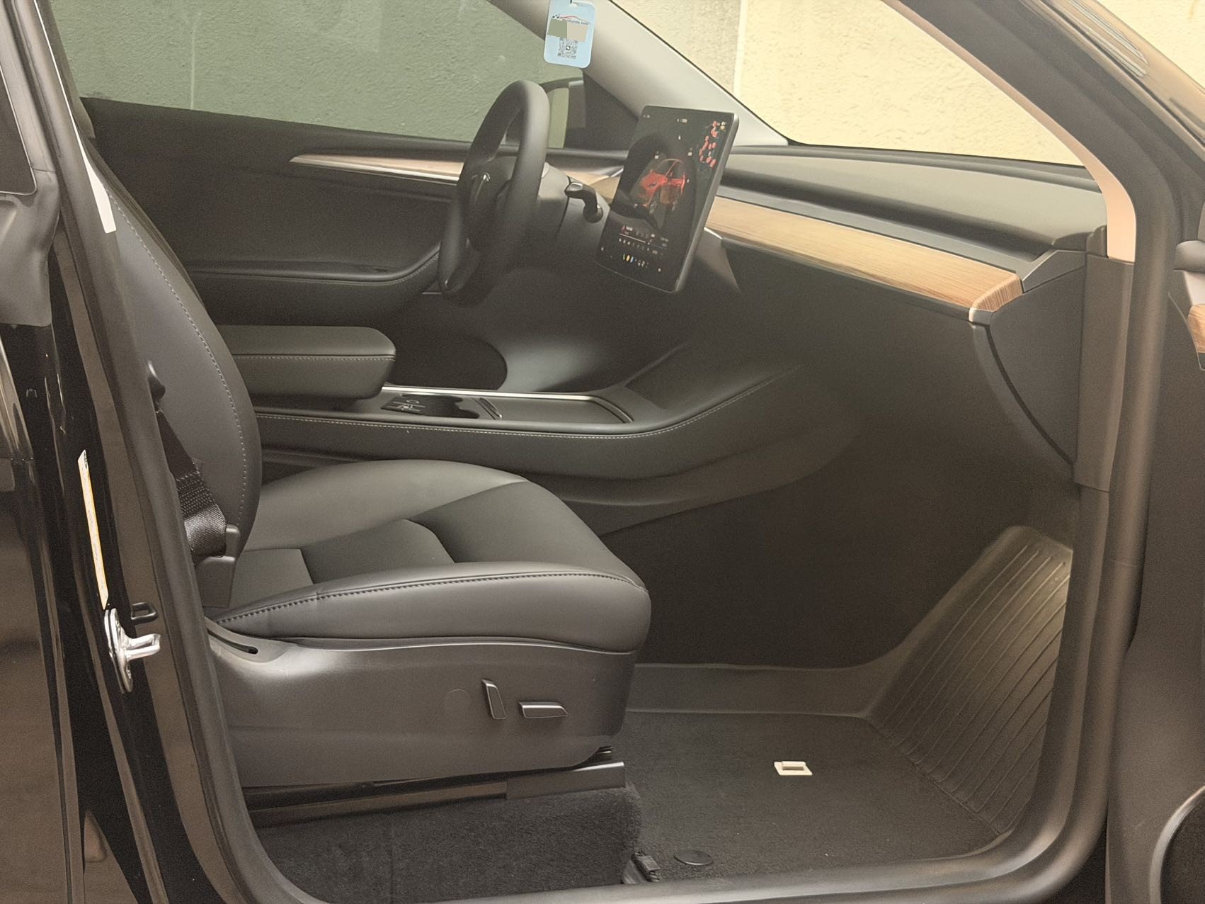 Tesla Model Y 2023 #5 Tesla Model Y 2023 car image #5