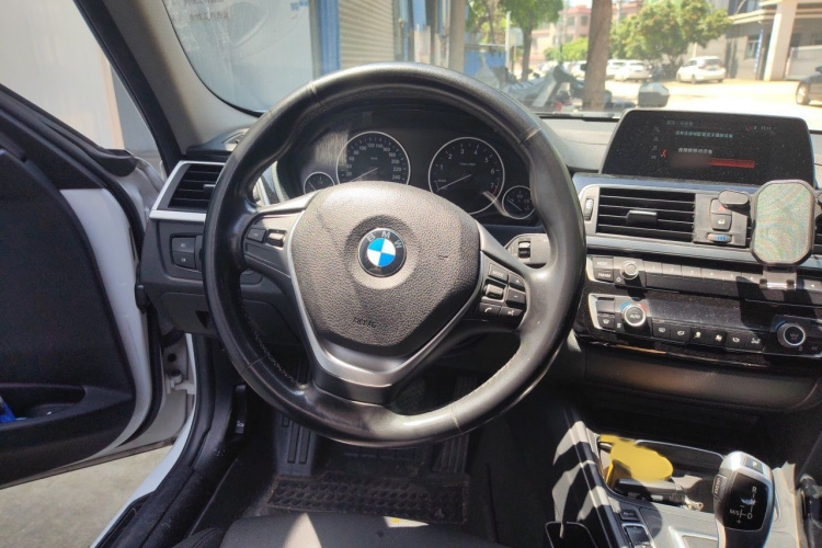 BMW 3 Series 2018 #15 BMW 3 Series 2018 car image #15