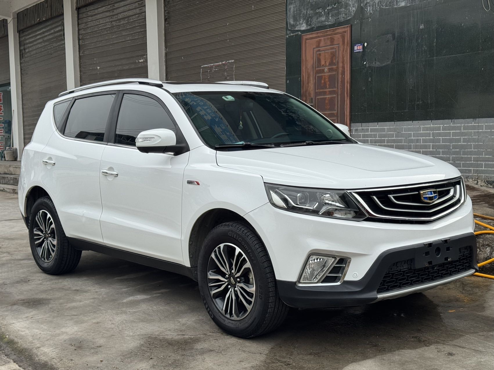 GEELY Vision X6 2017 immagine di auto #3