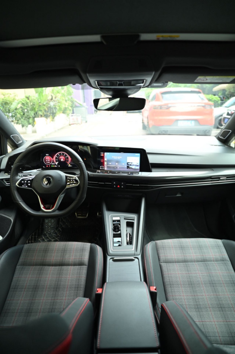 Volkswagen GolfGTI 2024 car image #10