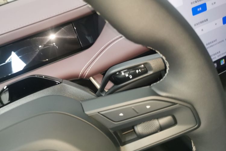 MI SU7 2025 immagine di auto #14