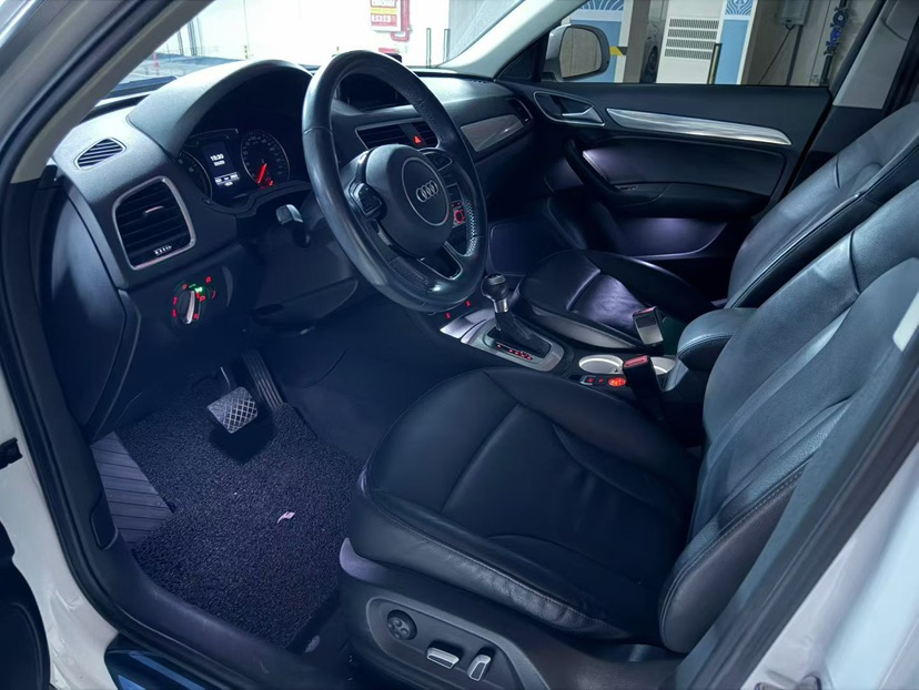 Audi Q3 2016 car image #3