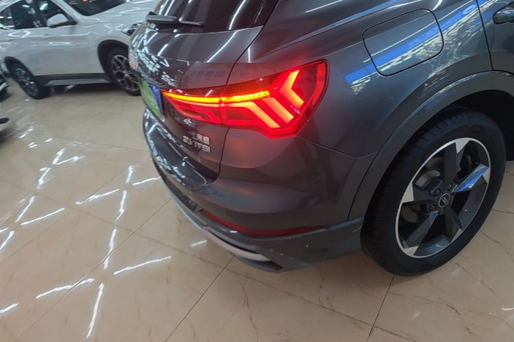 Audi Q3 2023 #8 Audi Q3 2023 car image #8