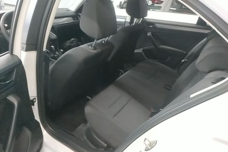 Volkswagen Bora 2020 immagine di auto #17