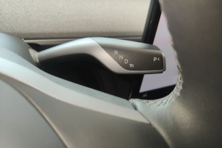 Tesla Model Y 2023 #14 Tesla Model Y 2023 immagine di auto #14