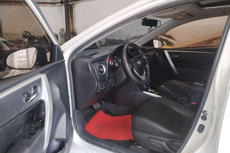 Toyota Corolla 2017 car image #12