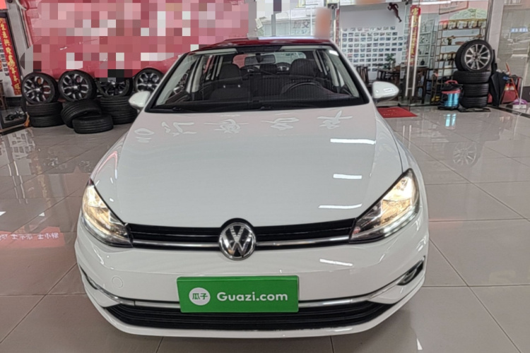 Volkswagen Golf 2019 car image #3