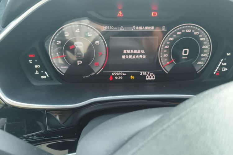 Audi Q3 2022 car image #8