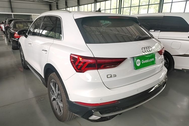 Audi Q3 2024 car image #5