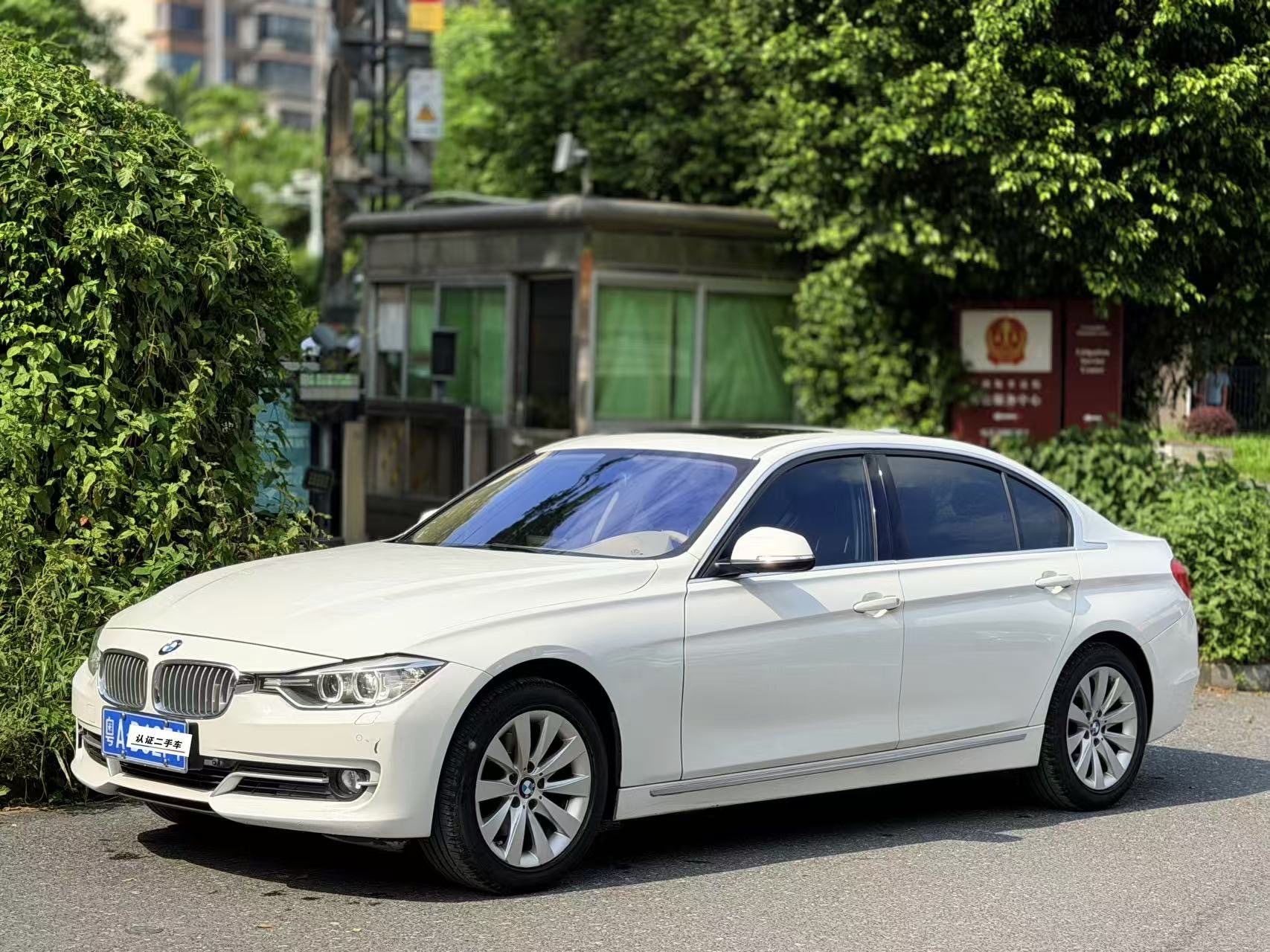 BMW 3 Series 2013 BMW 3 Series 2013 immagine di auto