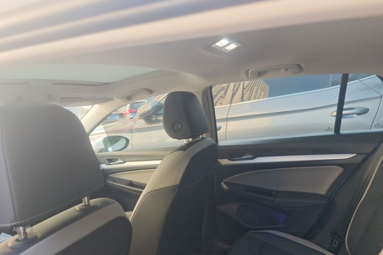Volkswagen Golf 2021 car image #20