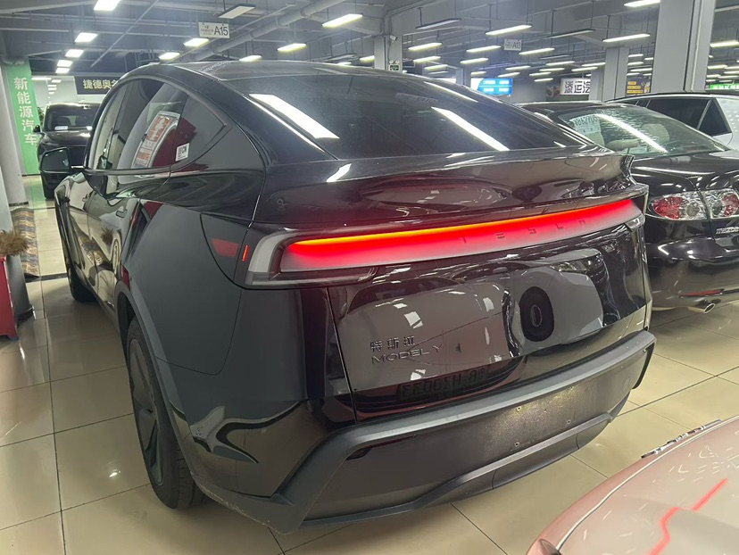 Tesla Model Y 2026 car image #4