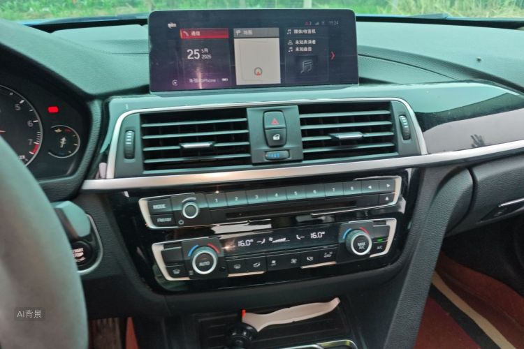 BMW 3 Series 2019 car image #15