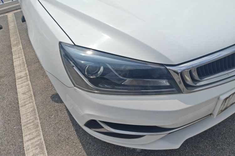 2019 car image #8