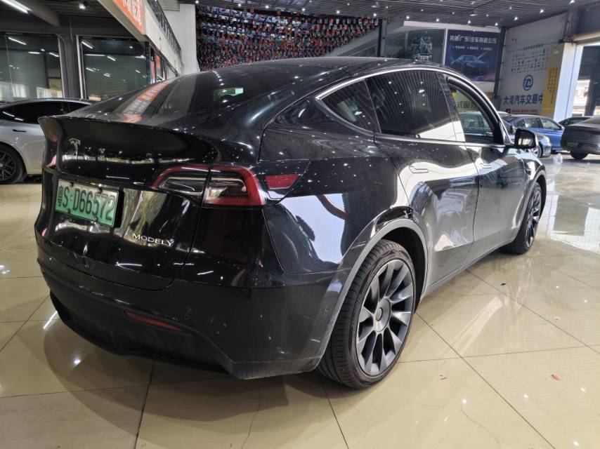 Tesla Model Y 2022 #3 Tesla Model Y 2022 car image #3