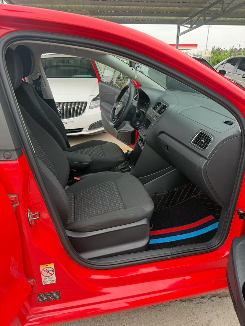 Volkswagen Polo 2016 car image #7
