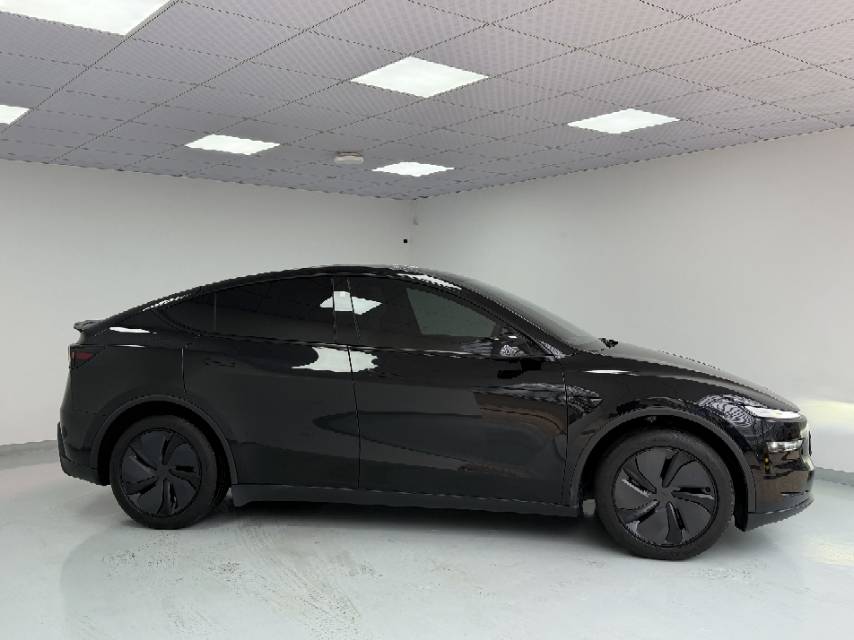 Tesla Model Y 2026 #3 Tesla Model Y 2026 car image #3