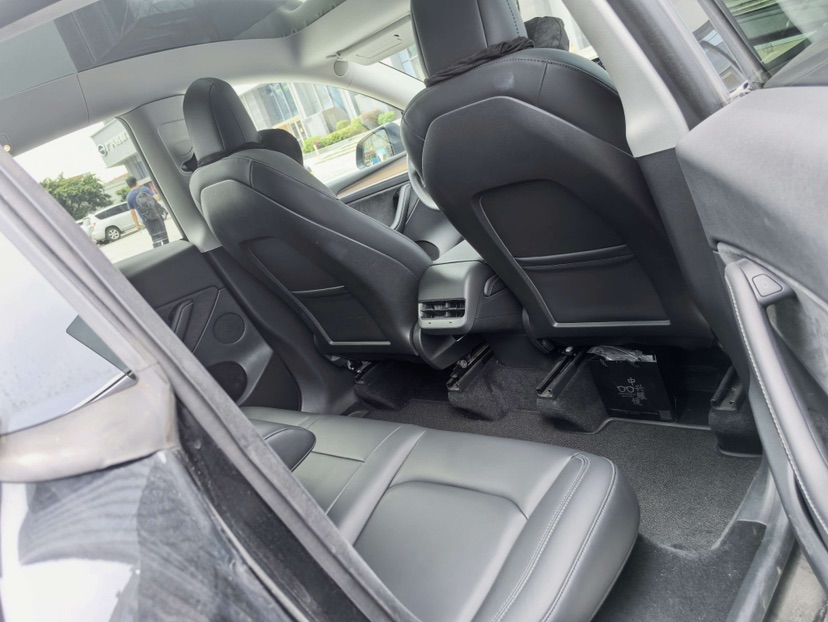Tesla Model Y 2022 #4 Tesla Model Y 2022 car image #4