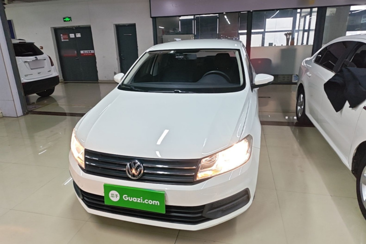 Volkswagen Santana 2018 car image #3
