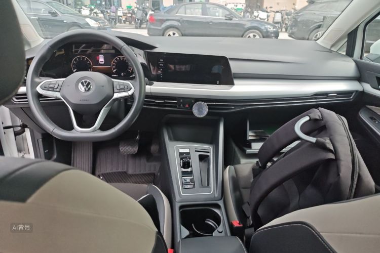 Volkswagen Golf 2022 immagine di auto #11