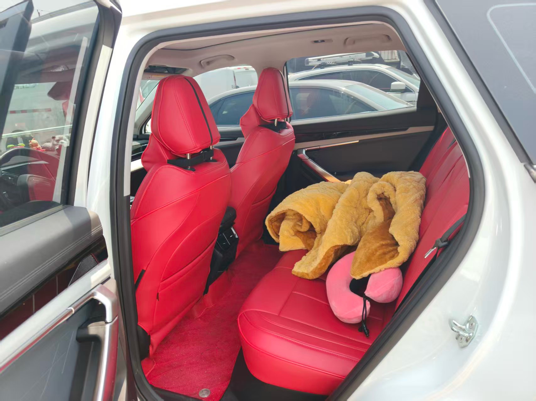 GEELY Boyue L 2025 car image #6