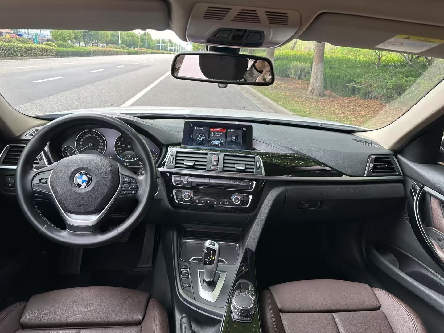 BMW 3 Series 2019 car image #6