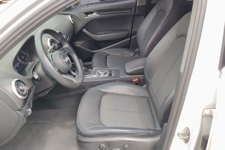 Audi A3 2018 immagine di auto #15