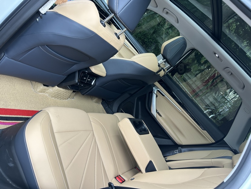 GEELY Boyue L 2024 car image #9