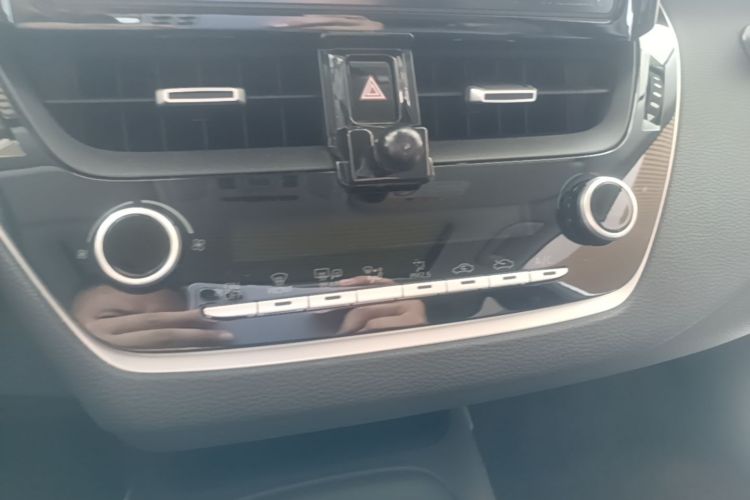 Toyota Corolla 2020 car image #27