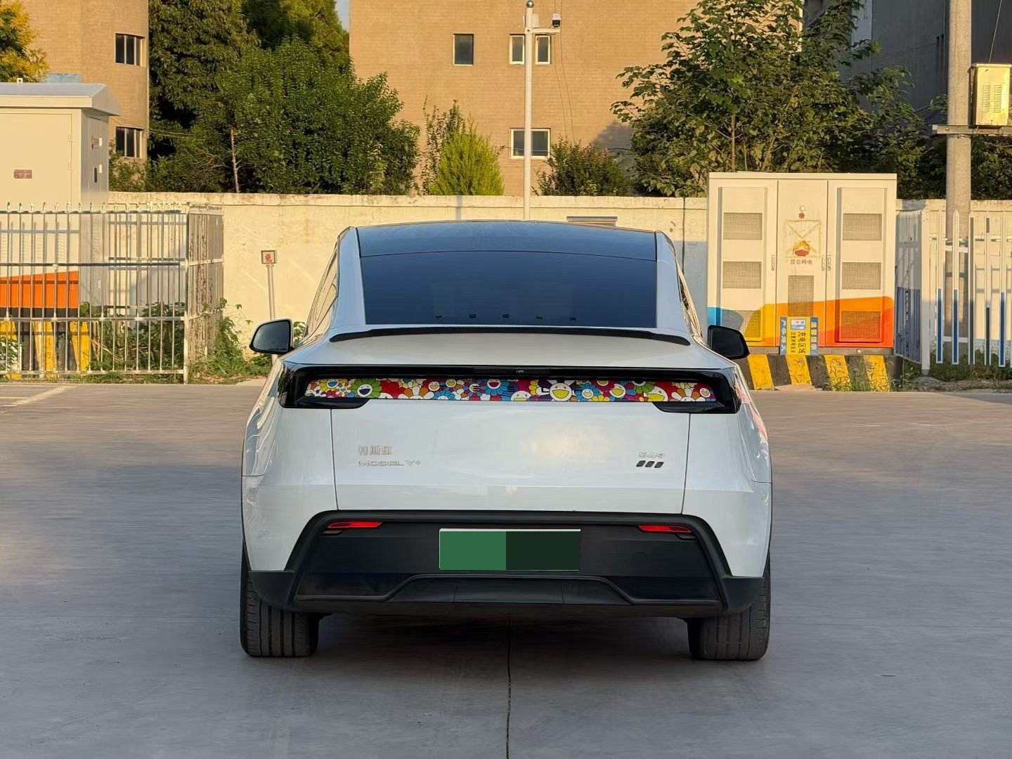 Tesla Model Y 2025 car image #2