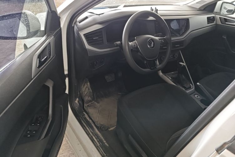 Volkswagen Polo 2023 car image #16