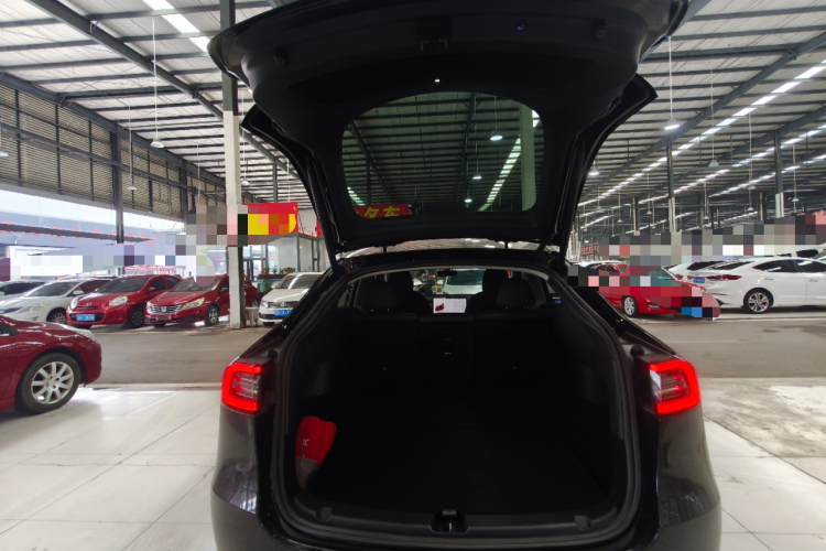 Tesla Model Y 2022 car image #21