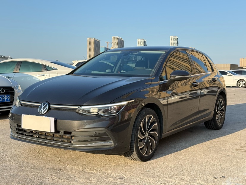 Volkswagen Golf 2022 car image 