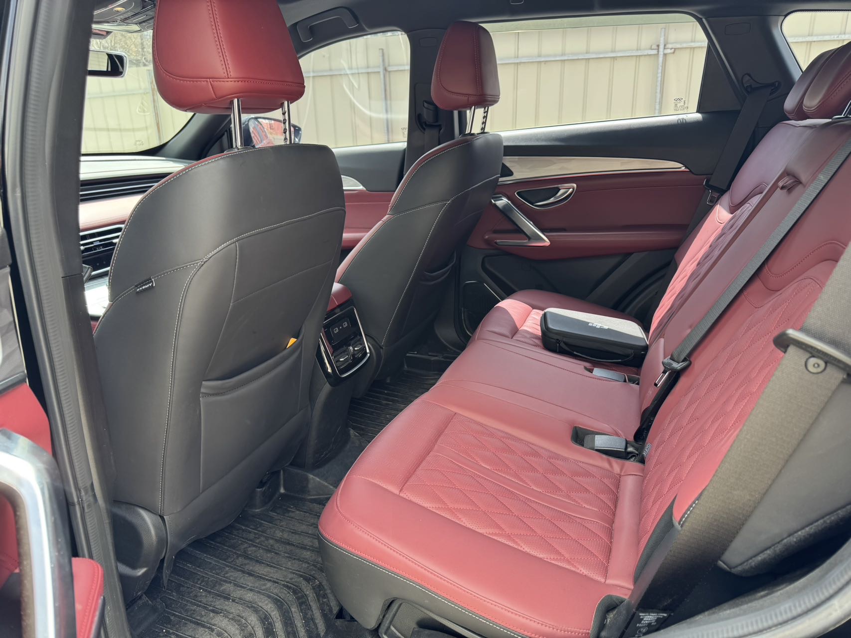 Jetour X70 PLUS 2023 car image #12