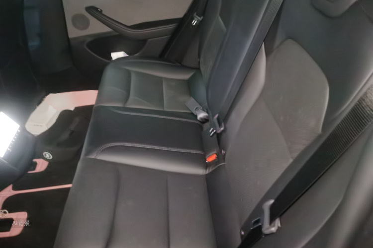 Tesla Model 3 2024 car image #19