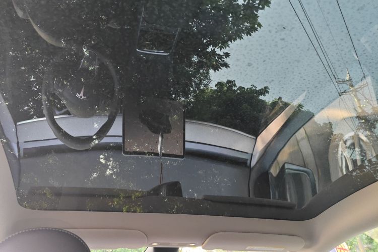 Tesla Model Y 2024 car image #18