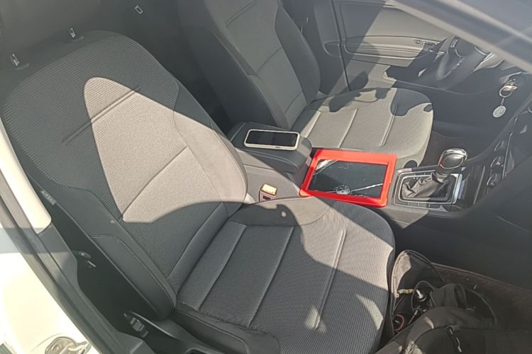 Volkswagen Golf 2018 car image #24
