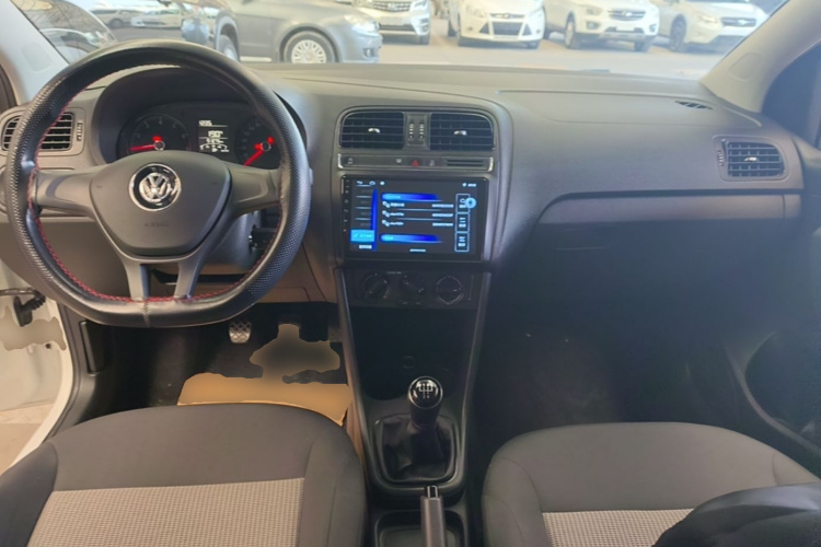 Volkswagen Polo 2019 car image #10