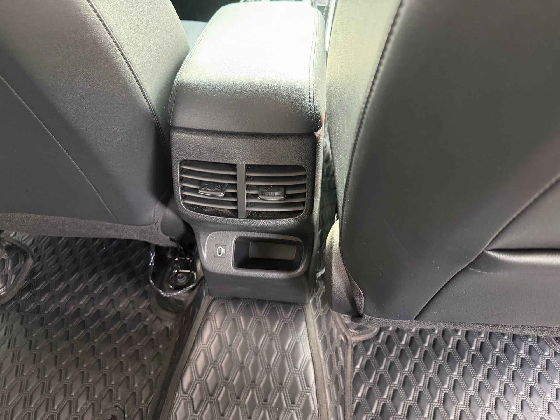 Kia Seltos 2023 imagem de carro #18