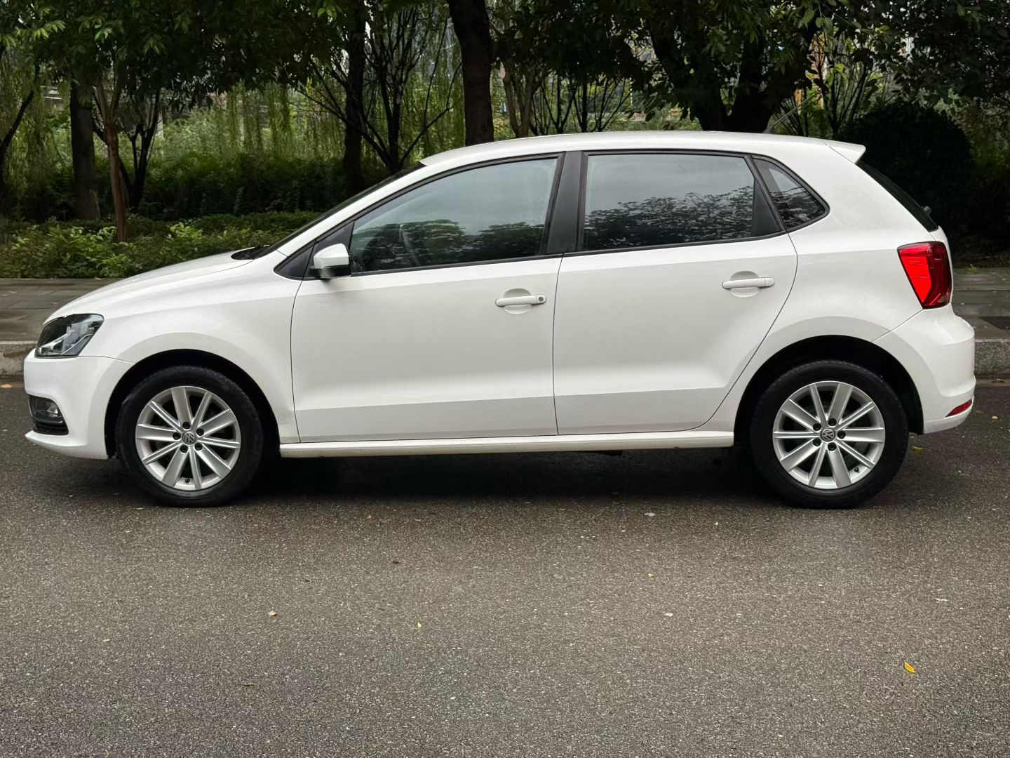 Volkswagen Polo 2015 #6 Volkswagen Polo 2015 car image #6