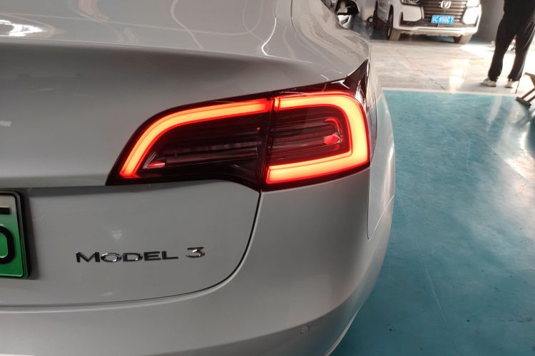 Tesla Model 3 2021 car image #8