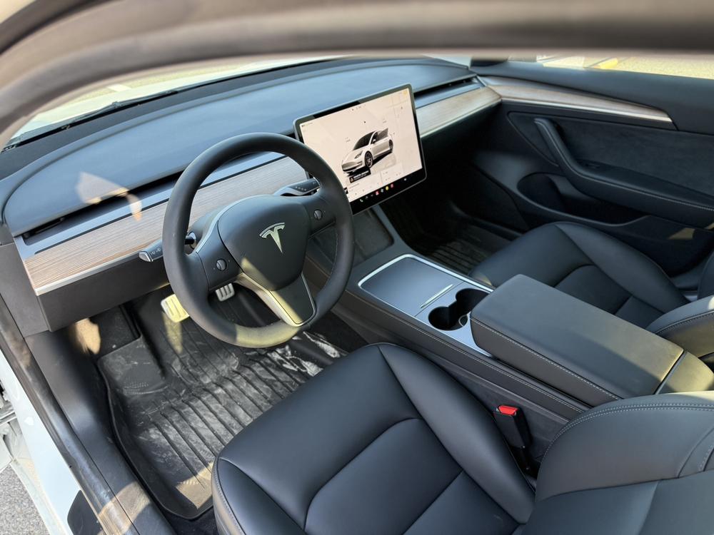 Tesla Model 3 2022 car image #14
