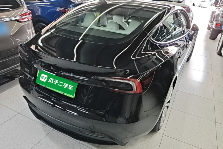 Tesla Model 3 2023 car image #7