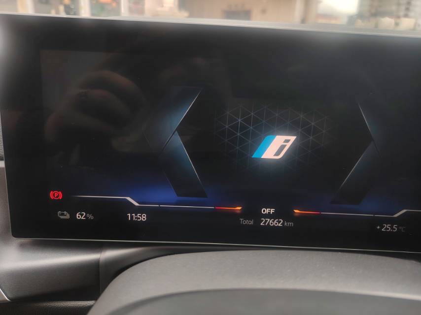 BMW i3 2023 car image #5