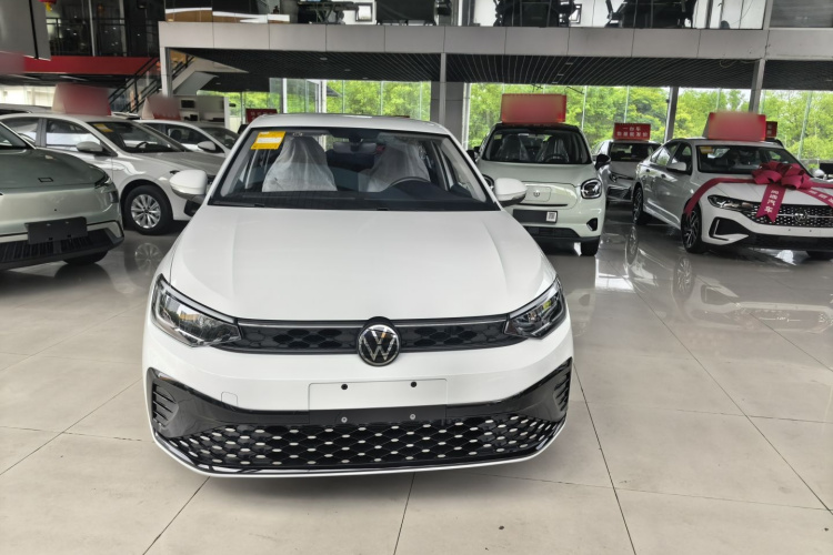 Volkswagen Lavida 2026 car image #3
