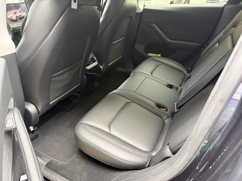 Tesla Model Y 2024 car image #8