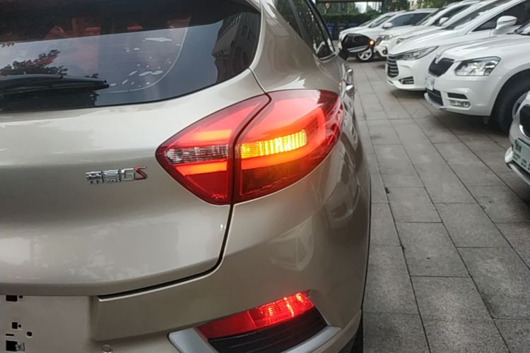 GEELY Emgrand GS 2018 изображение автомобиля #8