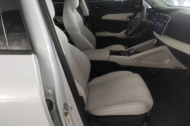 BYD YuanUP 2024 #24 BYD YuanUP 2024 car image #24